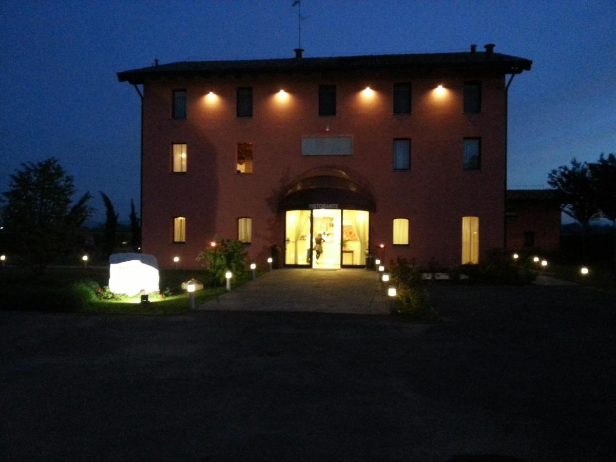 Hotel La Vecchia Reggio Реджо-нель-Емілія Екстер'єр фото