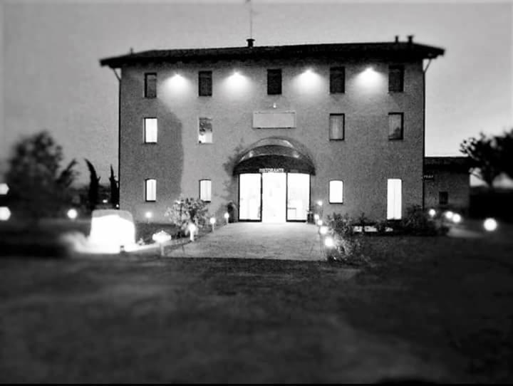 Hotel La Vecchia Reggio Реджо-нель-Емілія Екстер'єр фото