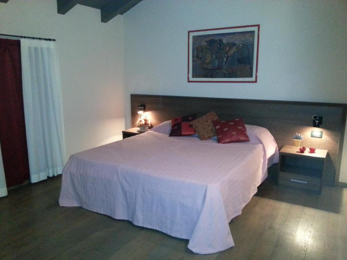 Hotel La Vecchia Reggio Реджо-нель-Емілія Екстер'єр фото