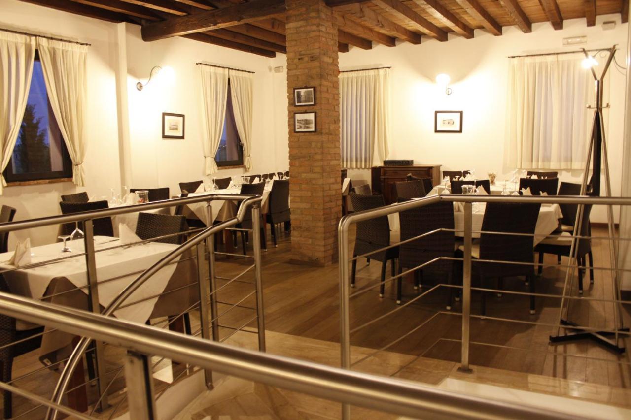 Hotel La Vecchia Reggio Реджо-нель-Емілія Екстер'єр фото
